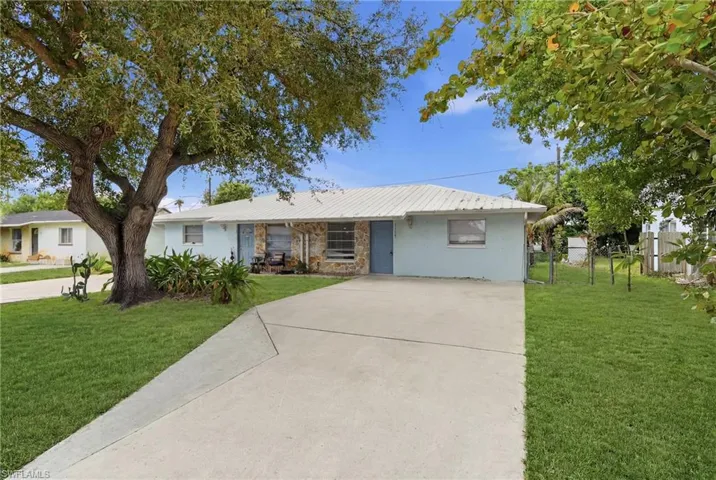 1195 Alhambra Cir, Naples, Florida 34103