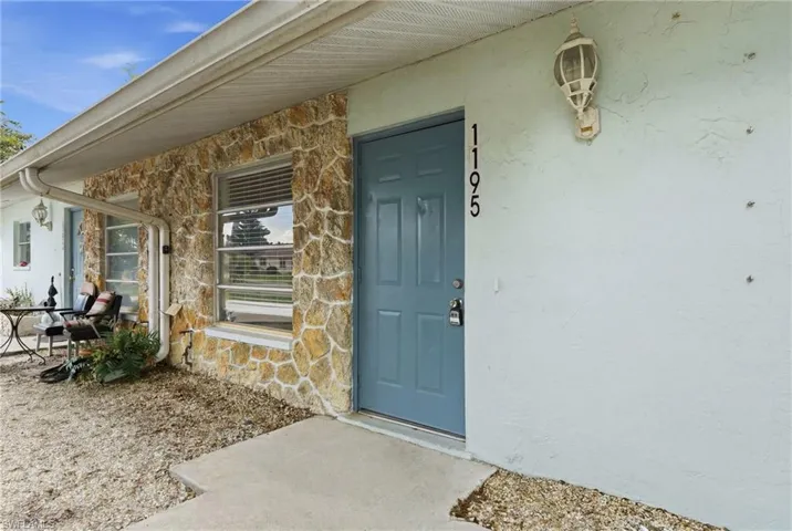 1195 Alhambra Cir, Naples, Florida 34103