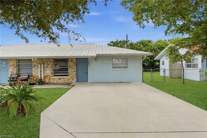 1195 Alhambra Cir, Naples, Florida 34103