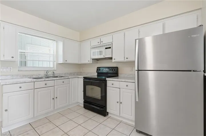 1195 Alhambra Cir, Naples, Florida 34103