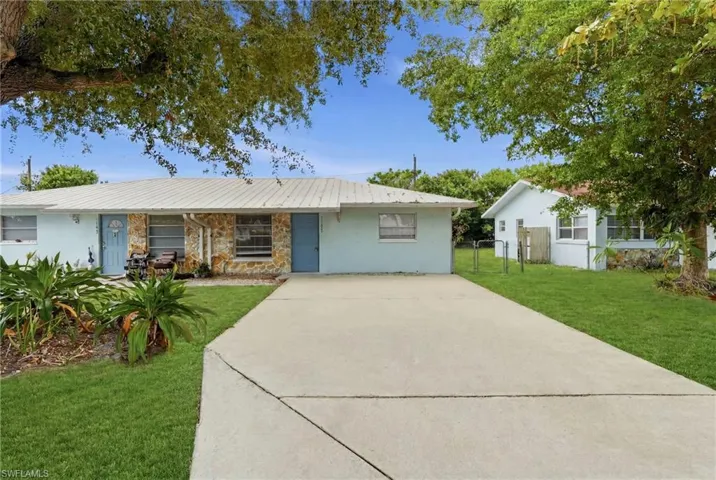 1195 Alhambra Cir, Naples, Florida 34103