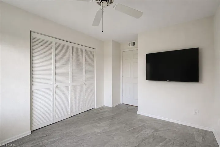 228 Belina Dr 5-605, Naples, Florida 34104