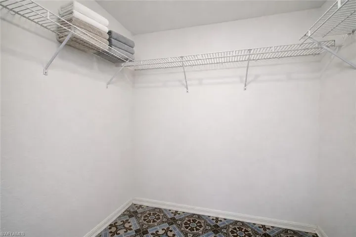 228 Belina Dr 5-605, Naples, Florida 34104