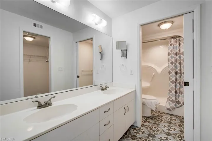 228 Belina Dr 5-605, Naples, Florida 34104