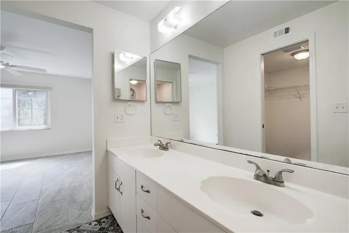 228 Belina Dr 5-605, Naples, Florida 34104