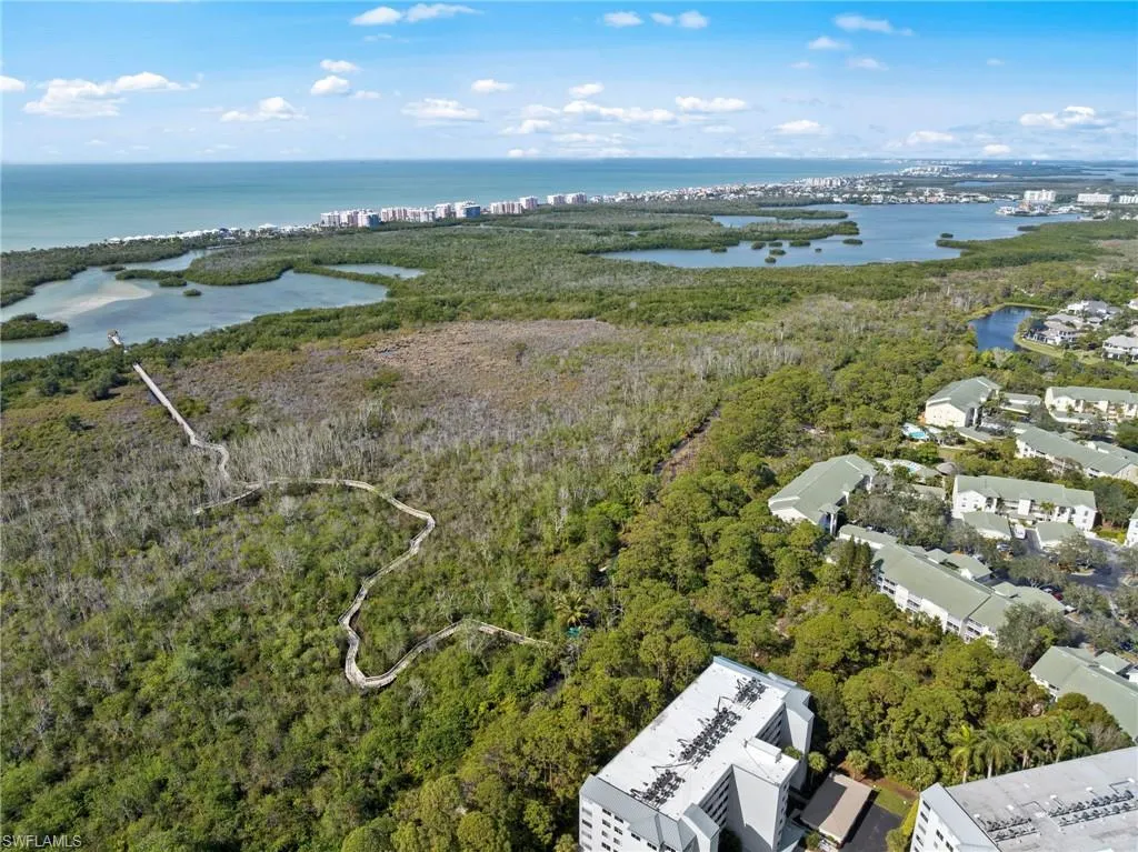 15495 Cedarwood LN, Naples, FL 34110,225063575