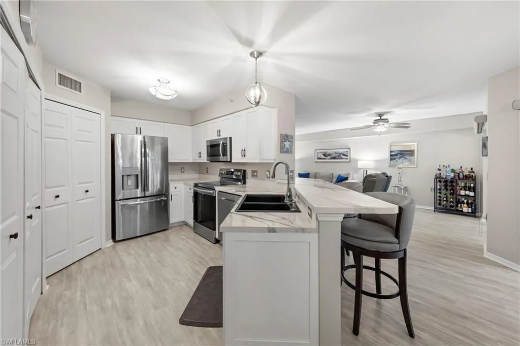 15495 Cedarwood LN, Naples, FL 34110,225063575