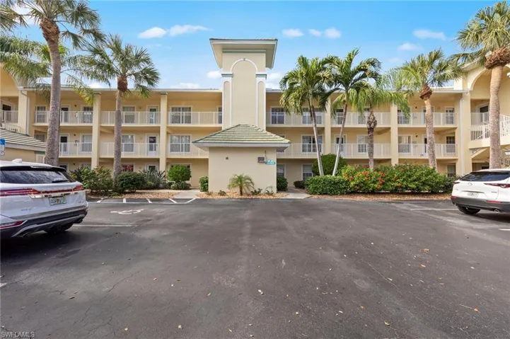 15495 Cedarwood LN, Naples, FL 34110,225063575