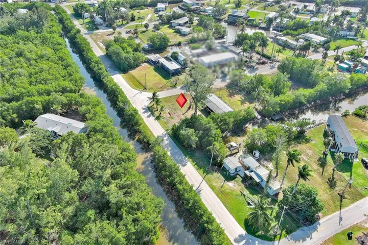 104  Egret  LN, Everglades City, FL 34139