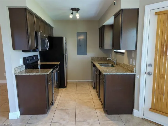 1503 Kitchen