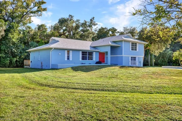 14630 Smokey Hollow Ln, North Fort Myers, Florida 33903