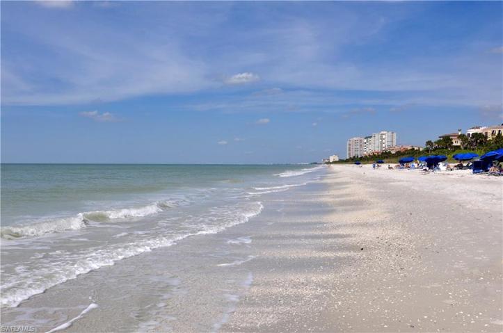 Pelican Bay beach