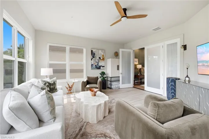 231 Colonade Cir 2203, Naples, Florida 34103