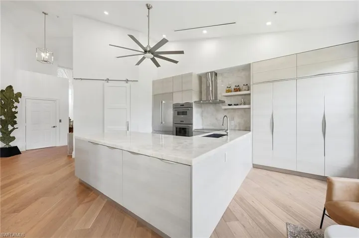 231 Colonade Cir 2203, Naples, Florida 34103
