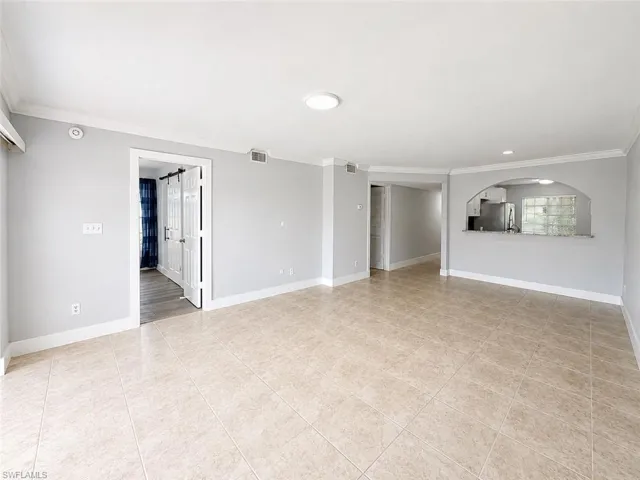 534 Augusta Blvd E104, Naples, Florida 34113