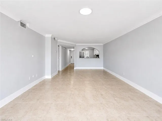 534 Augusta Blvd E104, Naples, Florida 34113