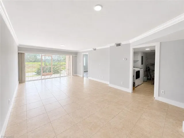 534 Augusta Blvd E104, Naples, Florida 34113