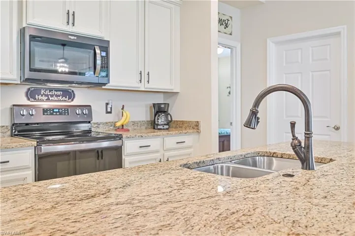 3233 Birch Tree Ln, Alva, Florida 33920