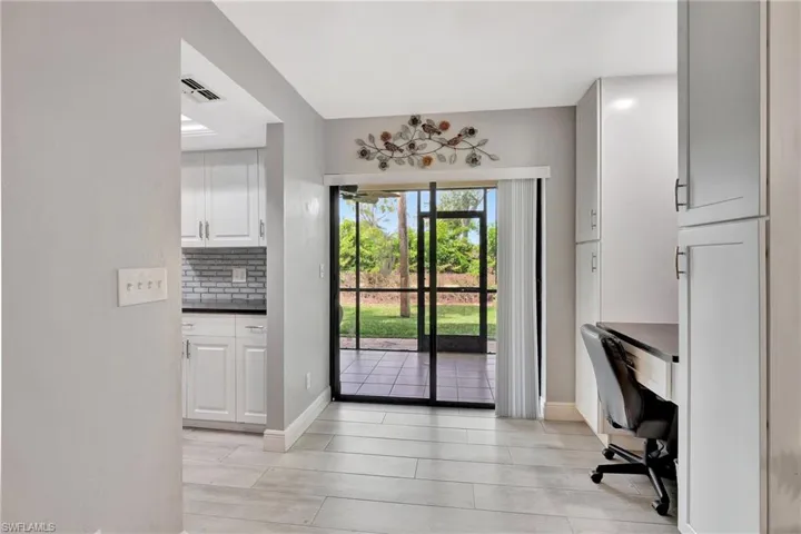 Facing Entrance to the Lanai