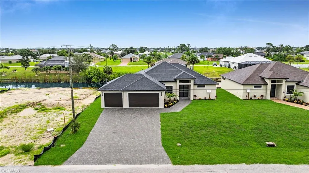 1717 2nd ST, Cape Coral, FL 33993,2025000121