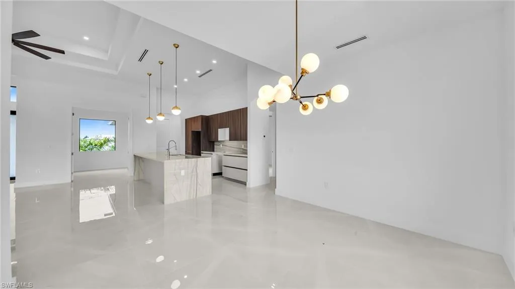 1717 2nd ST, Cape Coral, FL 33993,2025000121