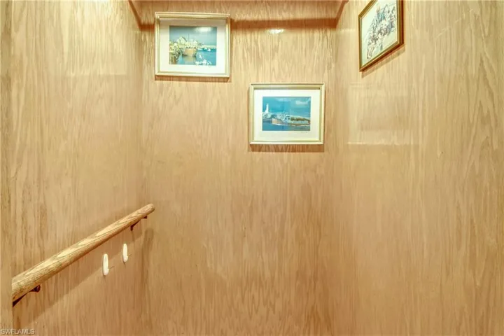Detailed view of elevator