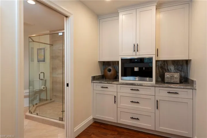 Breakfast bar with Miele coffee maker