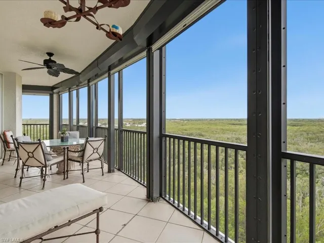 425 Cove Tower Dr 901, Naples, Florida 34110