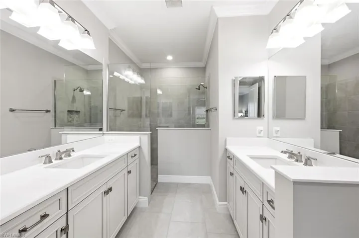 2278 Marquesa Cir, Naples, Florida 34112