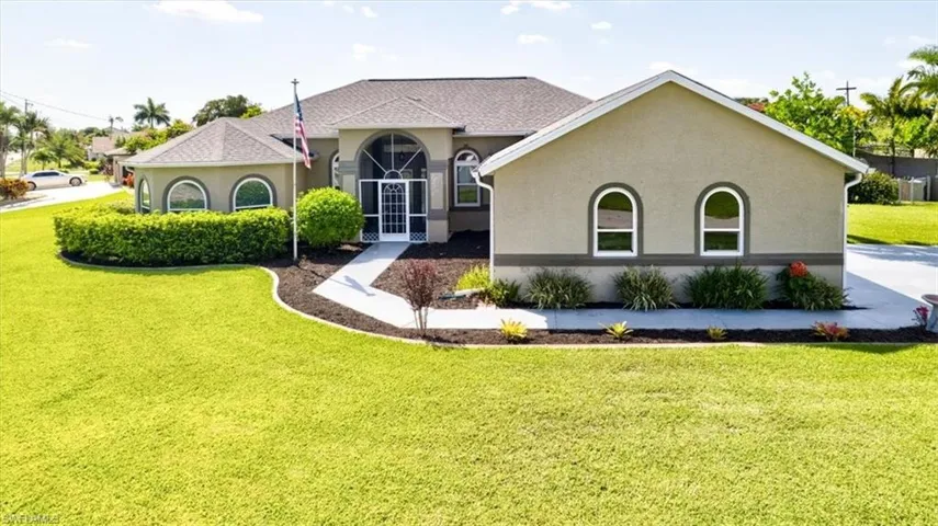 420 Se 32nd St, Cape Coral, Florida 33904