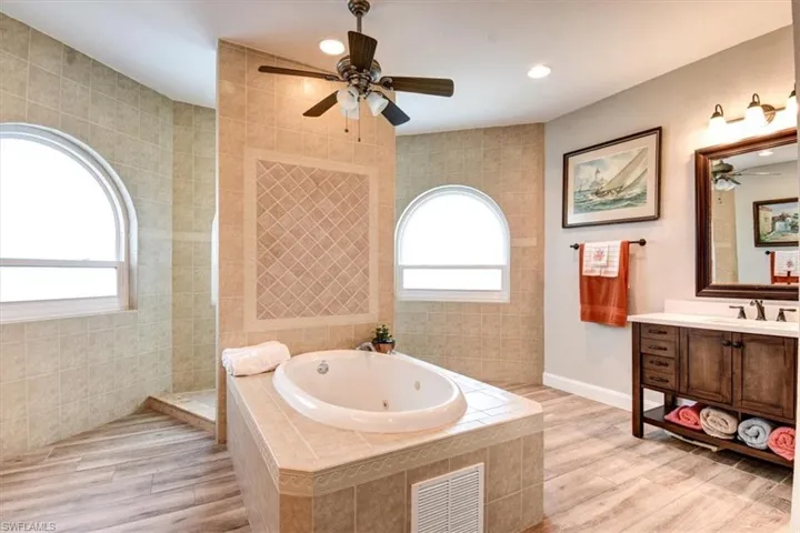 420 Se 32nd St, Cape Coral, Florida 33904