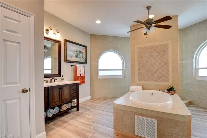 420 Se 32nd St, Cape Coral, Florida 33904