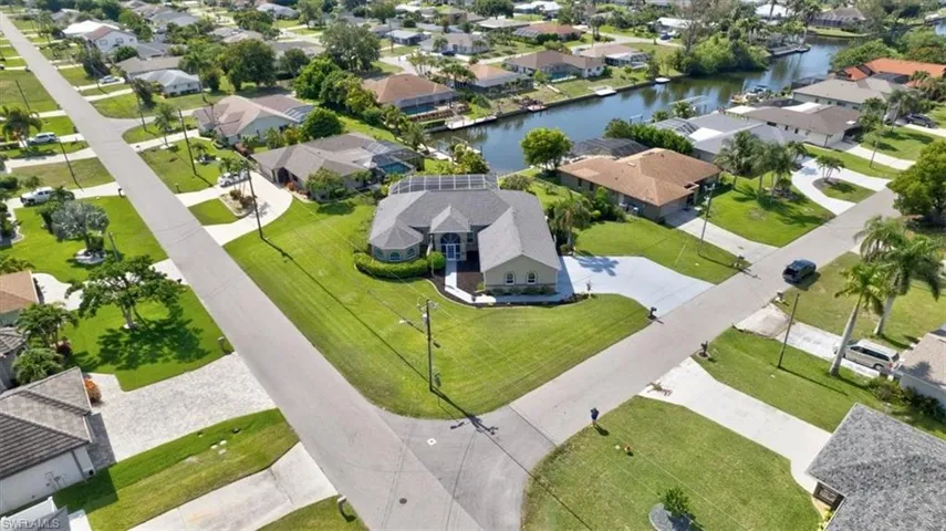 420 Se 32nd St, Cape Coral, Florida 33904