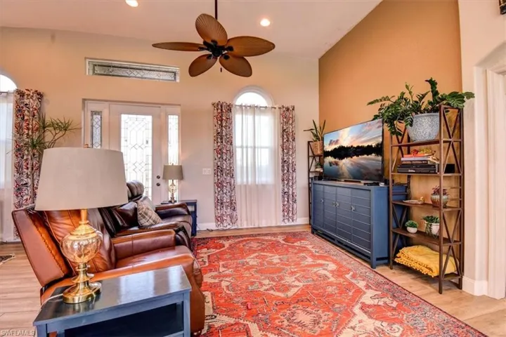 420 Se 32nd St, Cape Coral, Florida 33904