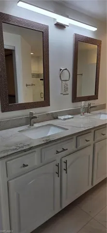 13105  Vanderbilt  DR, Naples, FL 34110
