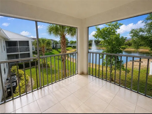 161 Santa Clara Dr 14, Naples, Florida 34104