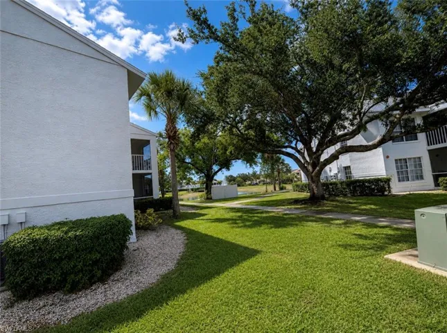161 Santa Clara Dr 14, Naples, Florida 34104