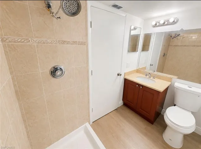 161 Santa Clara Dr 14, Naples, Florida 34104