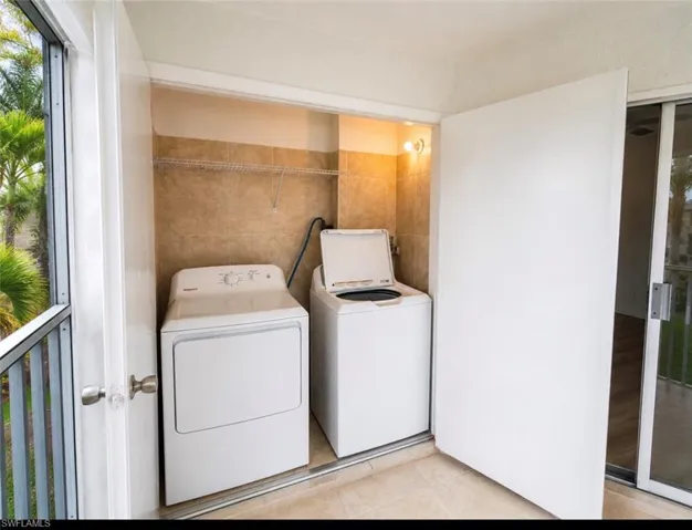 161 Santa Clara Dr 14, Naples, Florida 34104