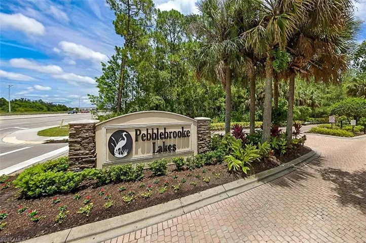 8315  Big Acorn  CIR, Naples, FL 34119