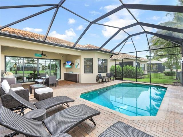 SCREENED IN POOL