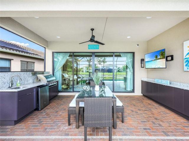 ABSOLUTELY BEAUTIFUL OUTDOOR AREA