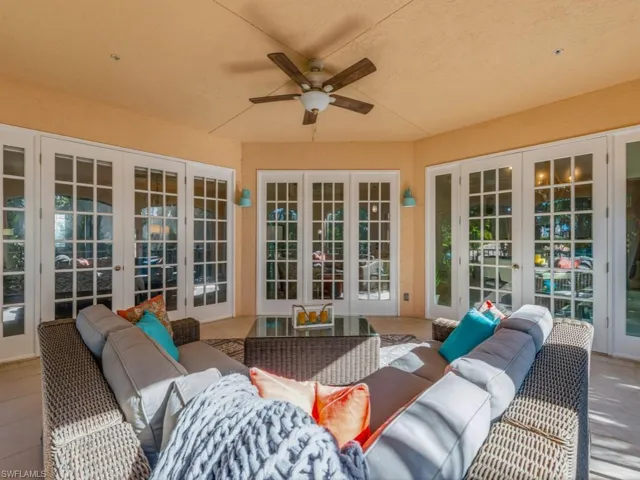 Private Screened Lanai