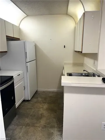 153  Santa Clara  DR, Naples, FL 34104