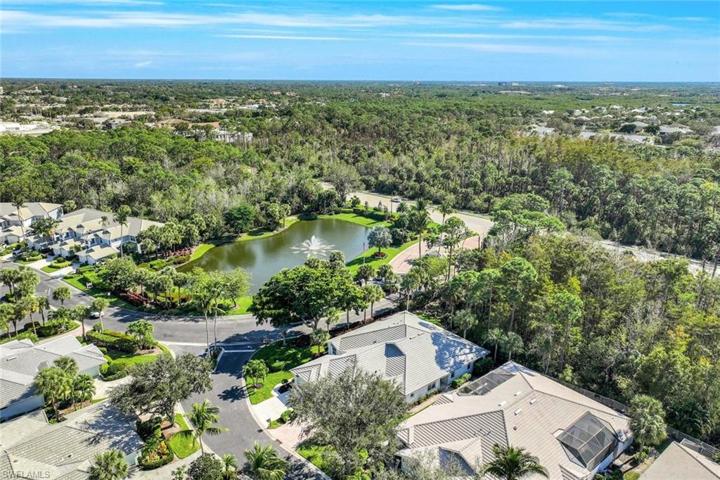 Beautiful lake views the minute you pull into your neighborhood!