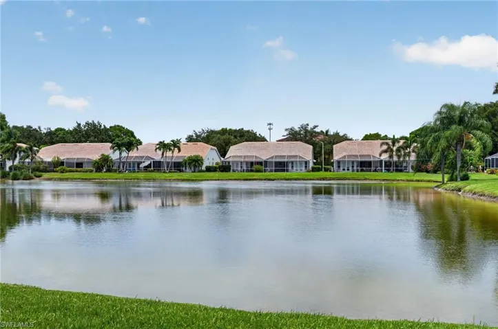 2166 Stacil Cir 17, Naples, Florida 34109