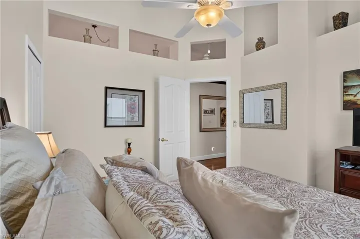 2166 Stacil Cir 17, Naples, Florida 34109