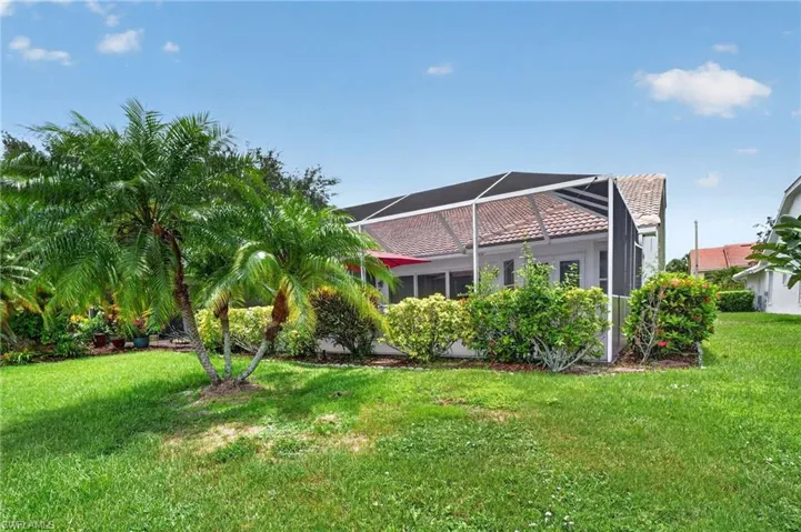 2166 Stacil Cir 17, Naples, Florida 34109