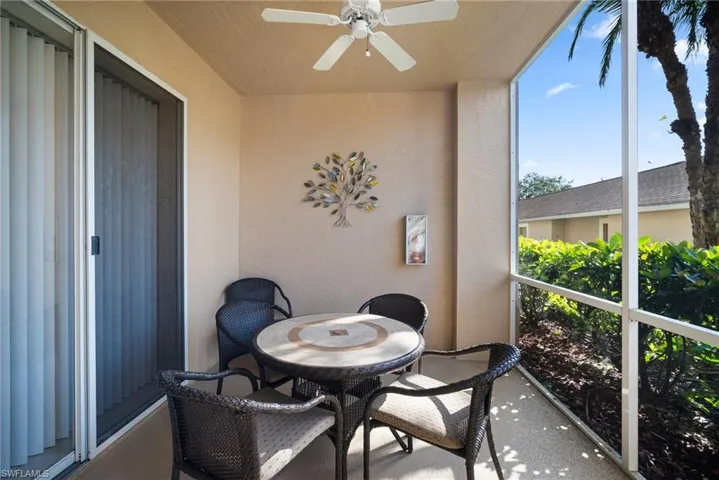 Sunroom with ceiling fan