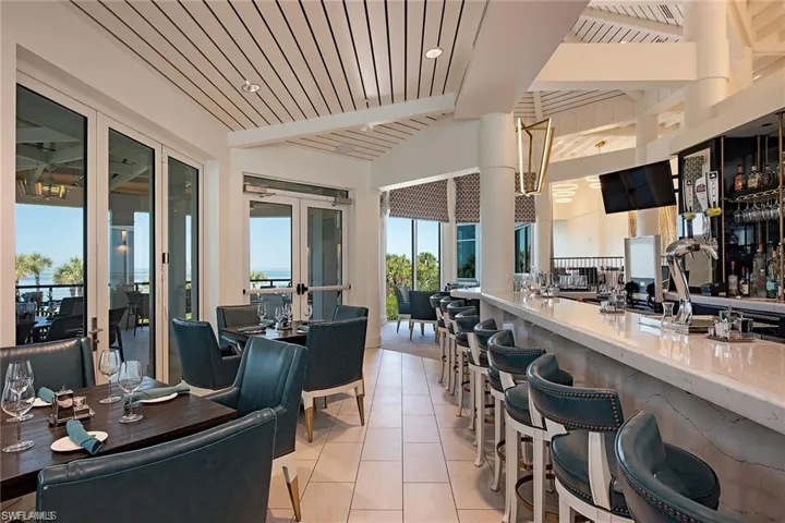 Bay Colony Club